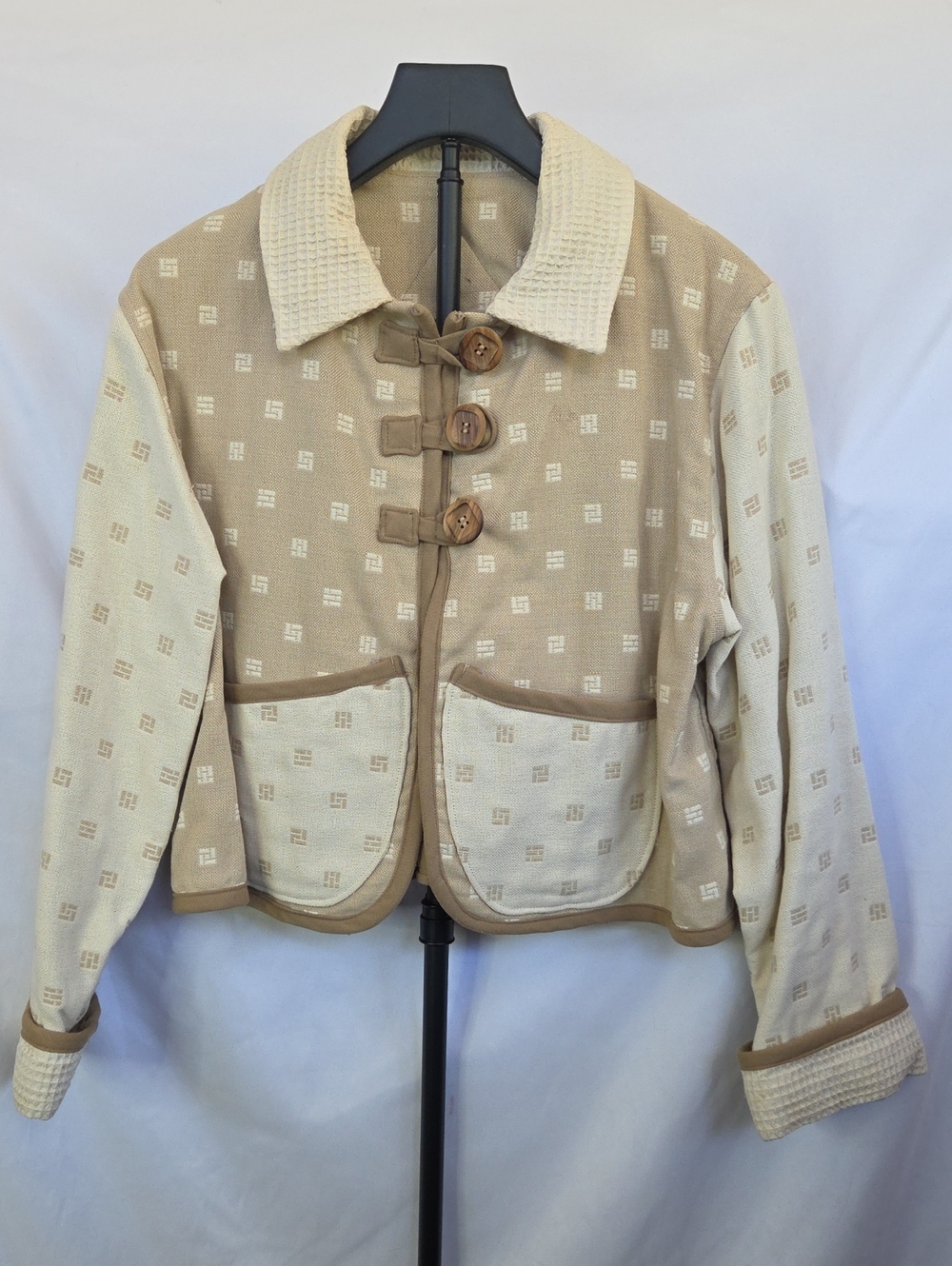 Two-Tone Beige & Cream Short Wooden Button Jacket